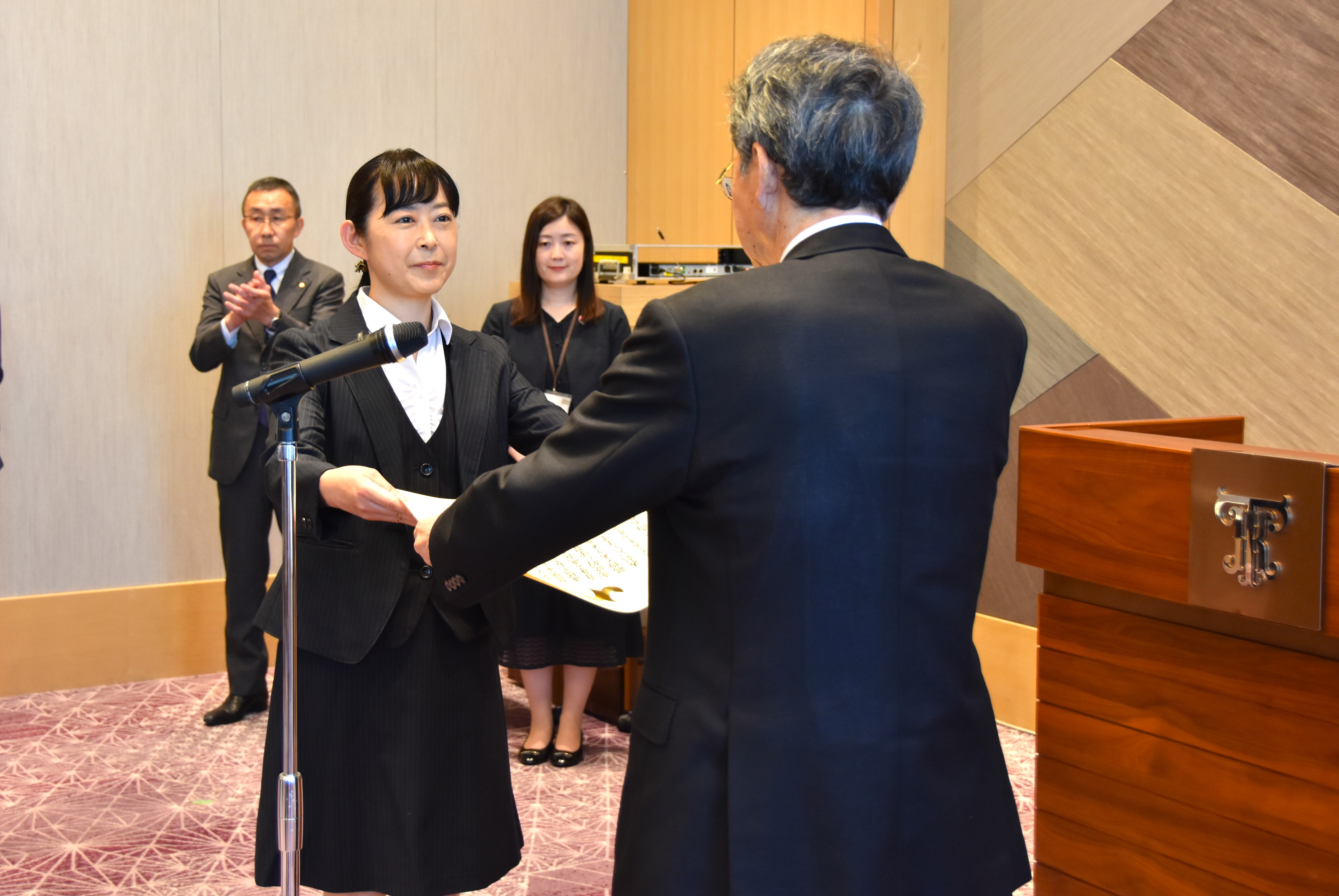 表彰式の様子